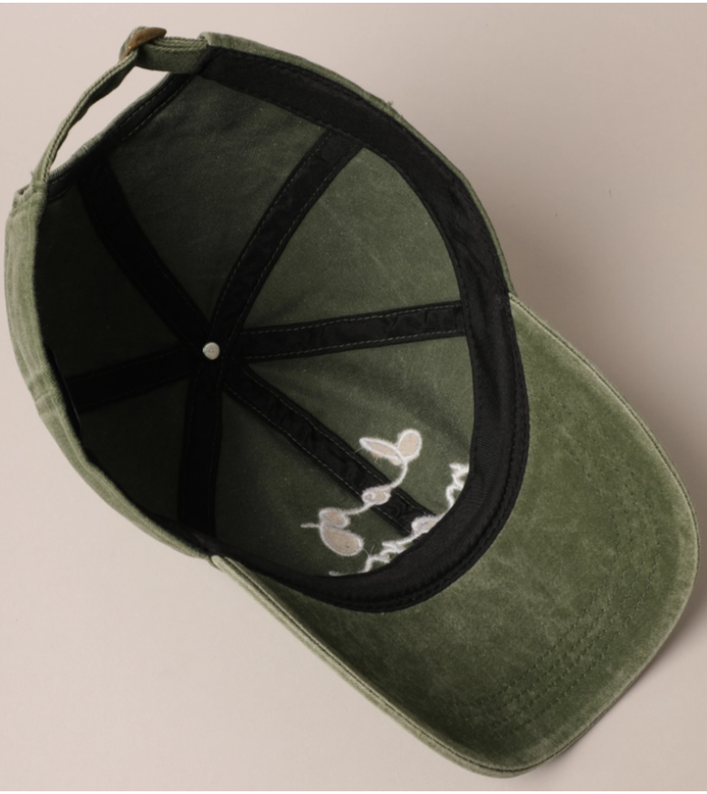 Dog Mom Embroidered Cap (Black)